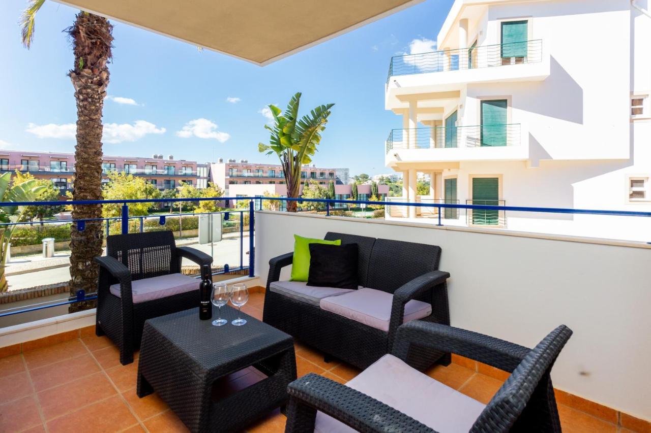 Mira Baia - Meia Praia Family Apartment Lagos Bagian luar foto