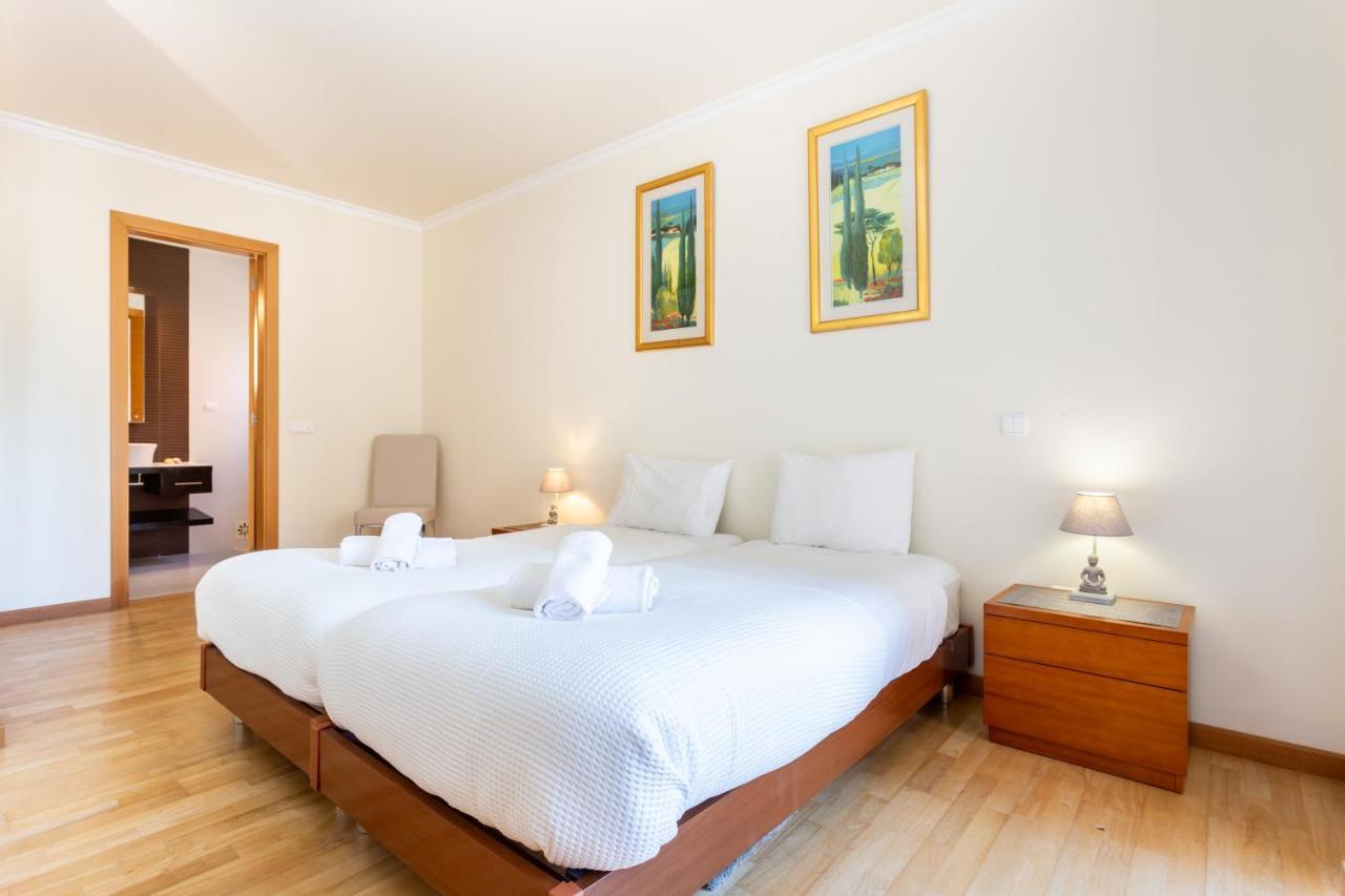 Mira Baia - Meia Praia Family Apartment Lagos Bagian luar foto