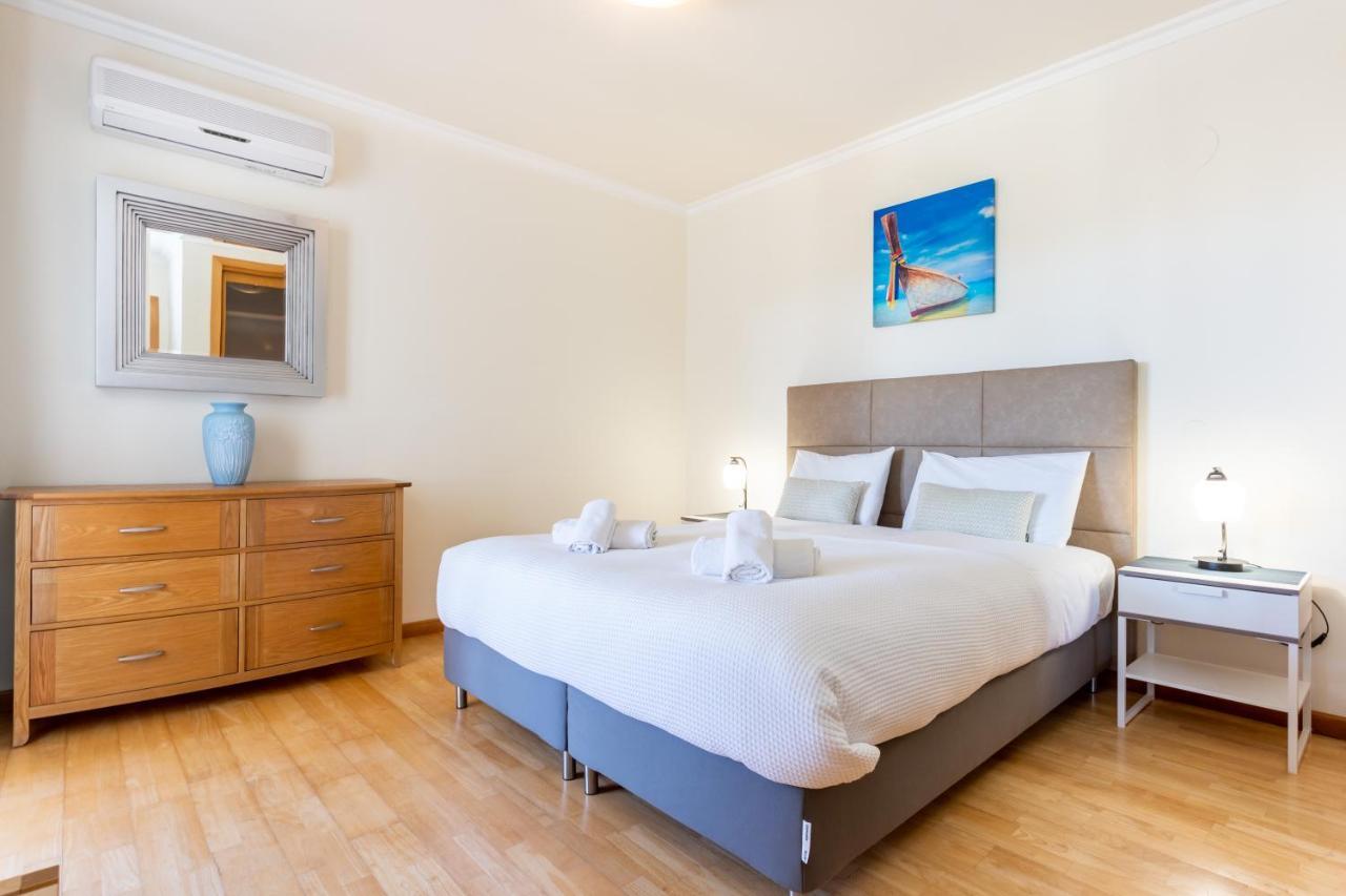 Mira Baia - Meia Praia Family Apartment Lagos Bagian luar foto