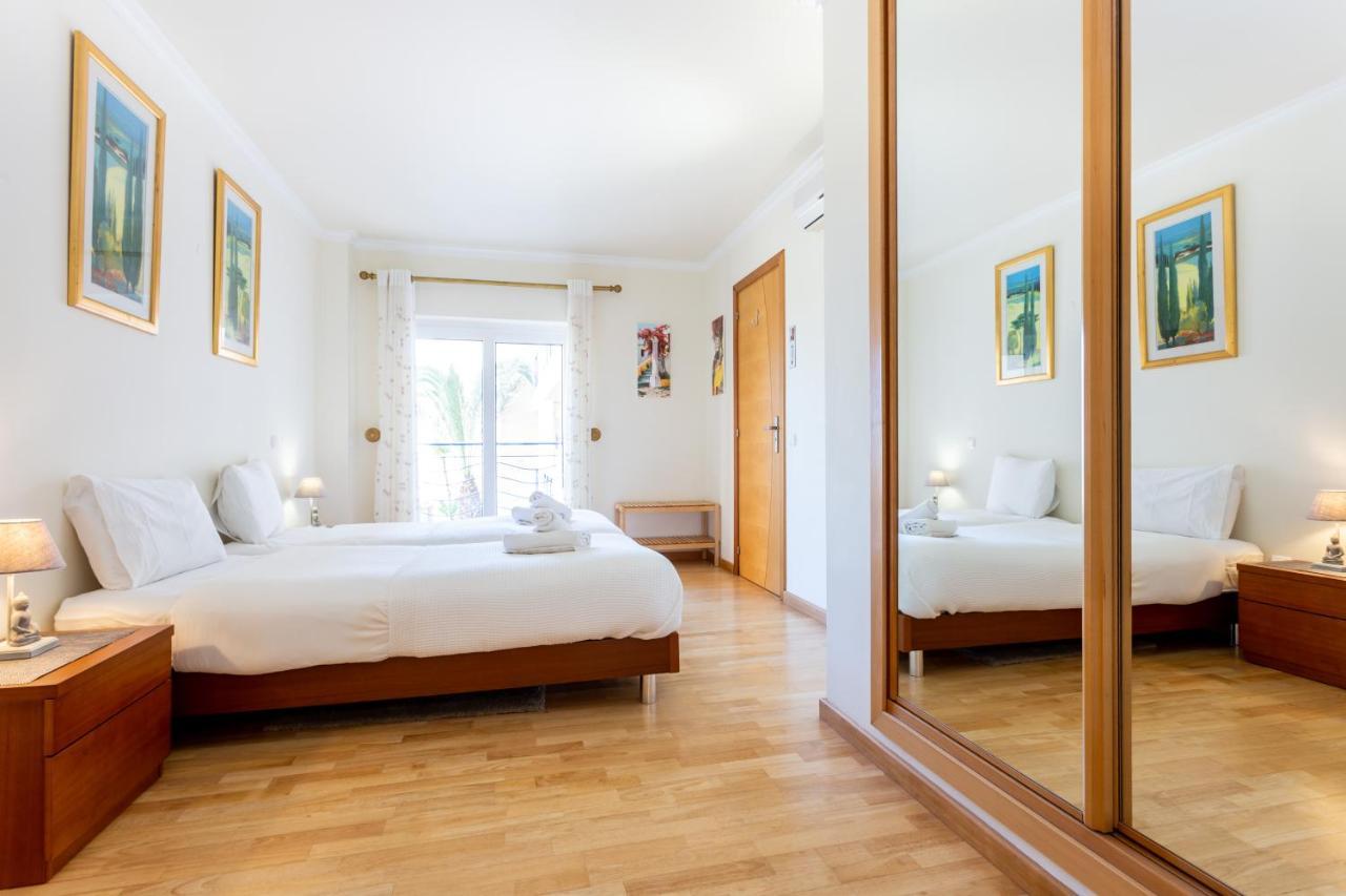 Mira Baia - Meia Praia Family Apartment Lagos Bagian luar foto