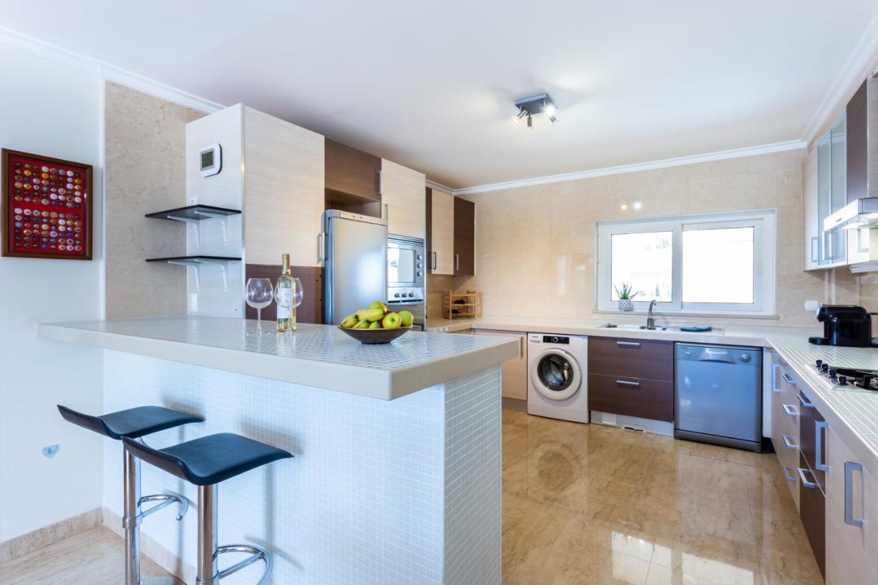 Mira Baia - Meia Praia Family Apartment Lagos Bagian luar foto