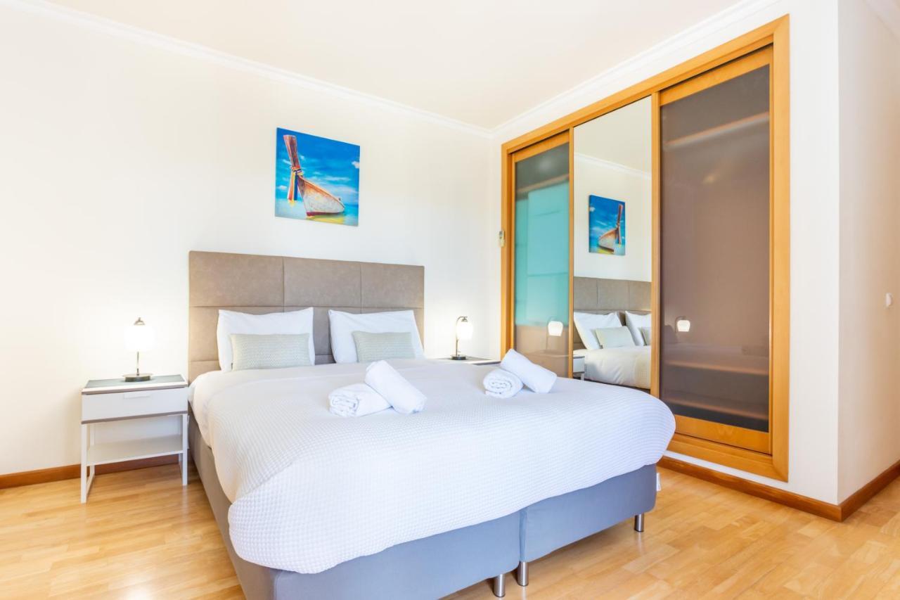 Mira Baia - Meia Praia Family Apartment Lagos Bagian luar foto